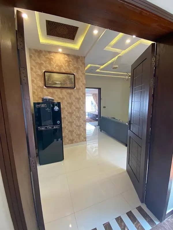 10 Marla Luxury Furnished Upper Portion Available For Rent In Bahria Town Lahore 11