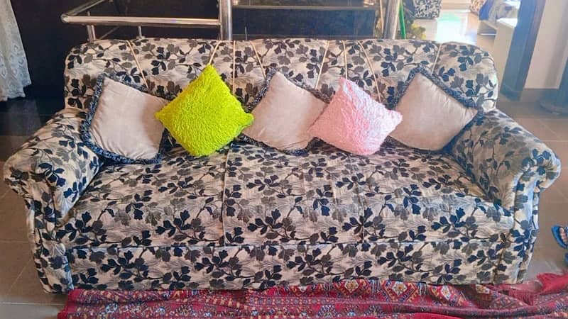 5seater sofa urgent sale 0