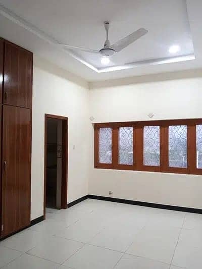 Old Lalazar House For Sale Zafir Akbir Road Naer Pso Pumap Vip Laction 11