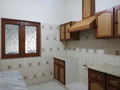 Old Lalazar House For Sale Zafir Akbir Road Naer Pso Pumap Vip Laction 13