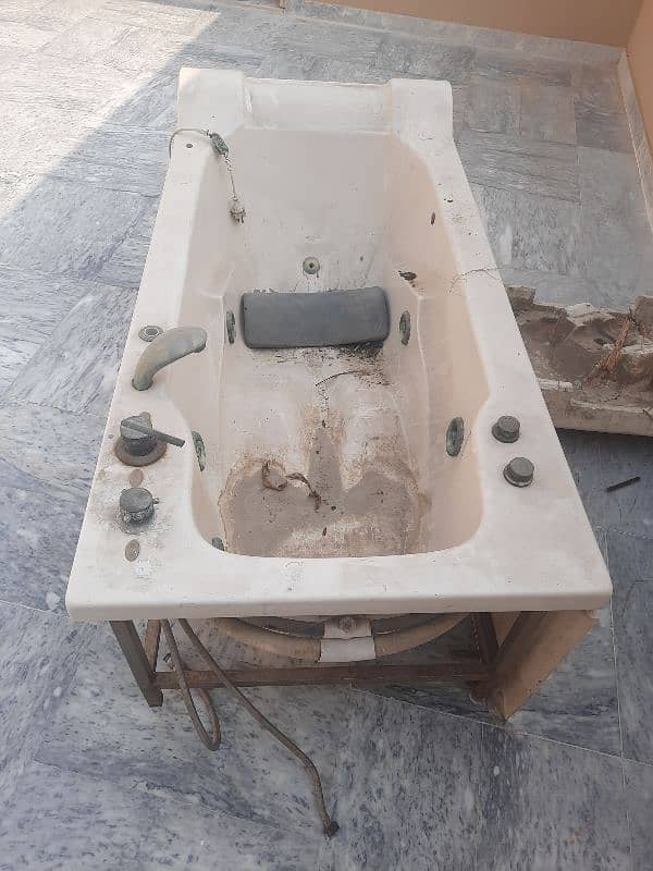 jacuzzi bath tub, luxury bath tub, hot water message bath tub 2