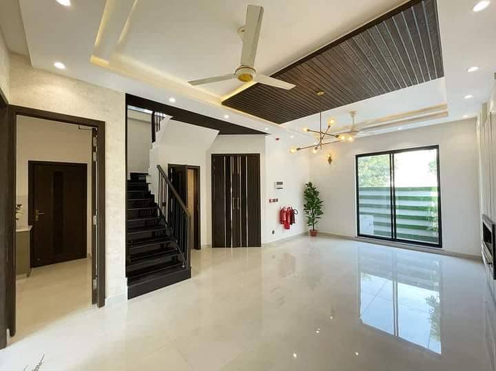 Beautiful brand new house for rent in state life 0