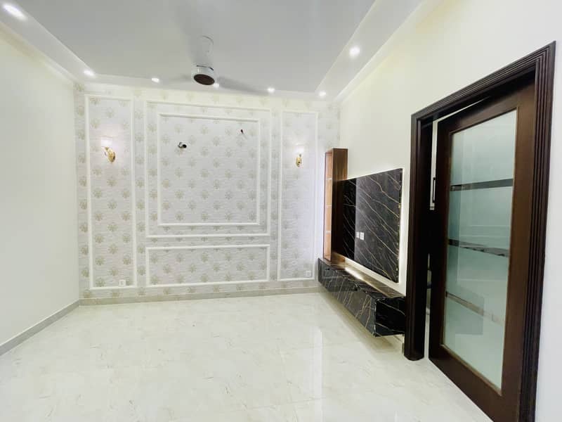 100%original picture original add Beautiful brand new house for sale in state life society phase 1 block f  60 fit road facing park near dha phase 5 23