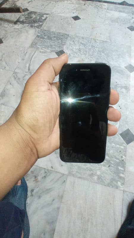 I phone 7  32 GB non pta 5