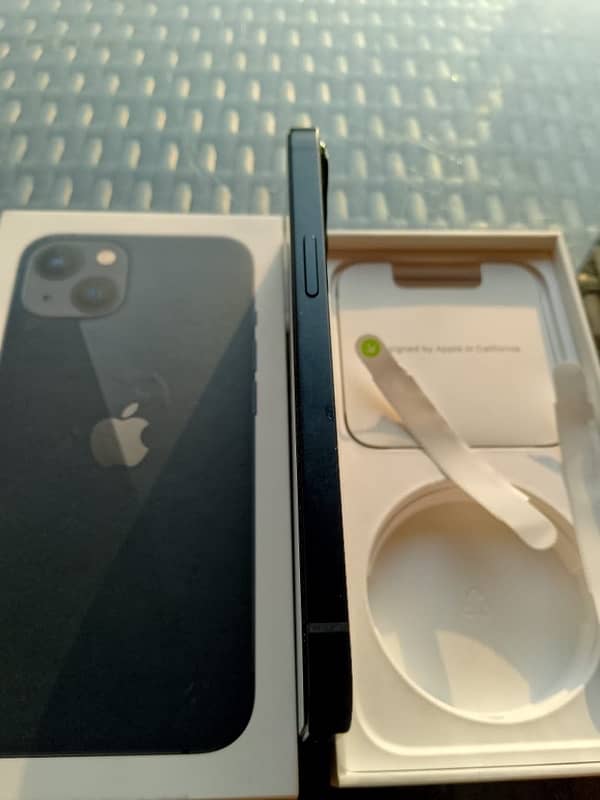 iPhone 13 128gb Midnight Black 5