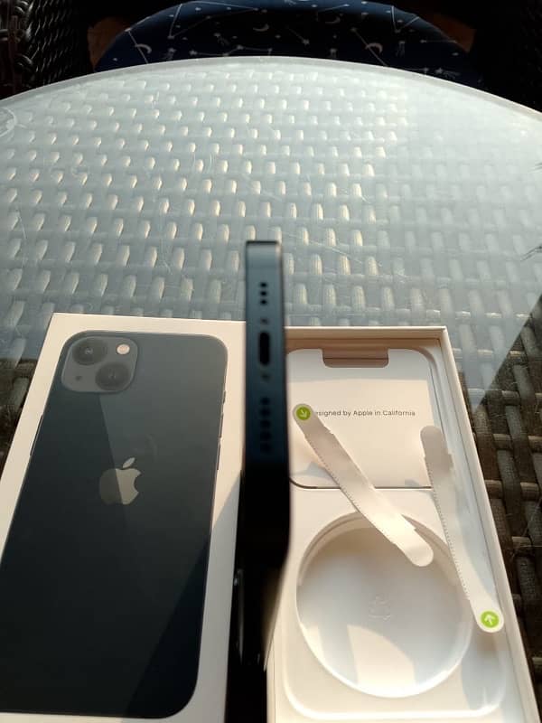 iPhone 13 128gb Midnight Black 7