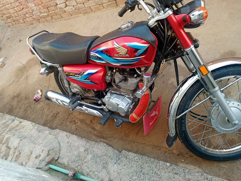 23/24 model Honda 125 4