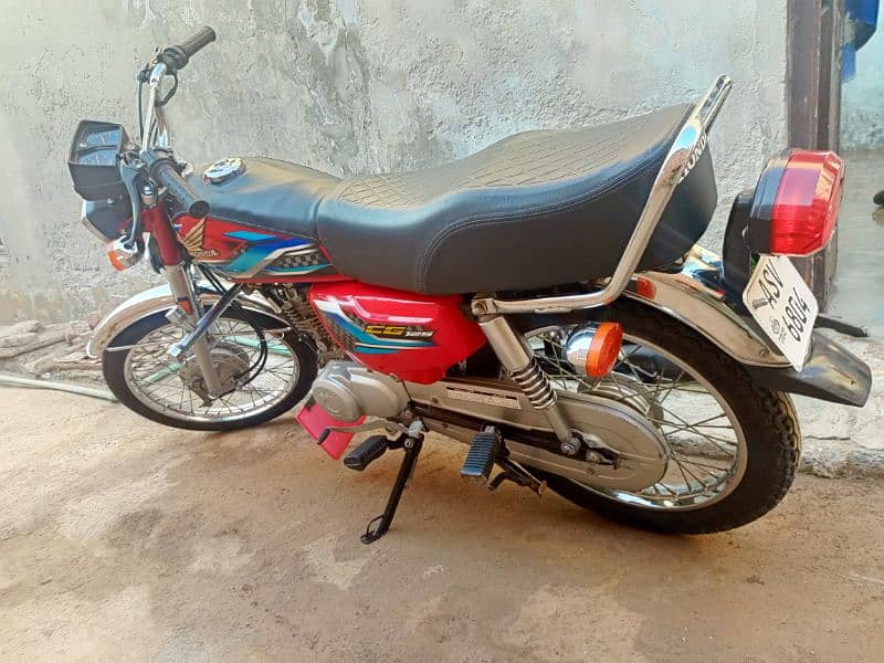 23/24 model Honda 125 6