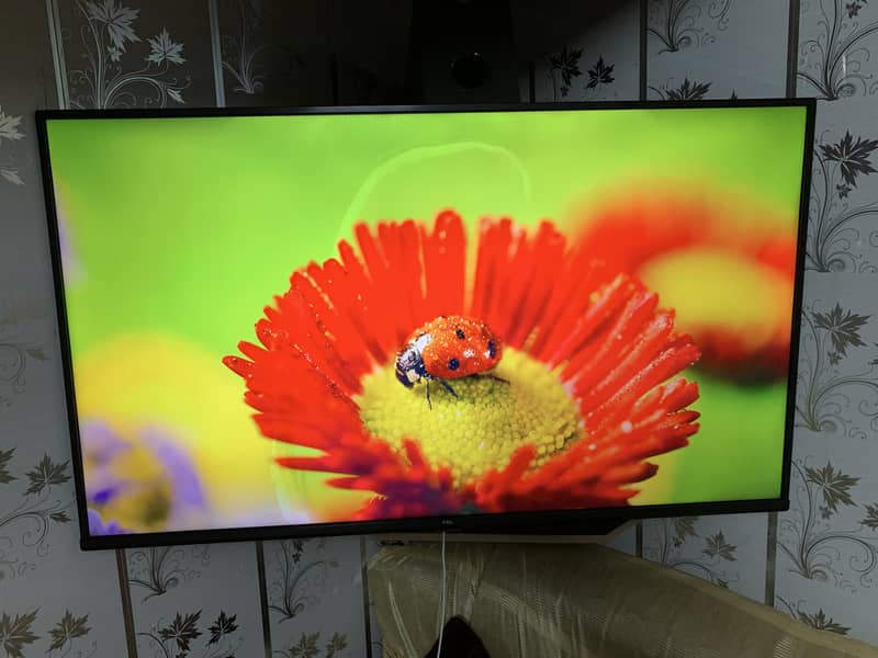 Tcl original led 40'' android Box complete 2/3 months used(Just call) 1