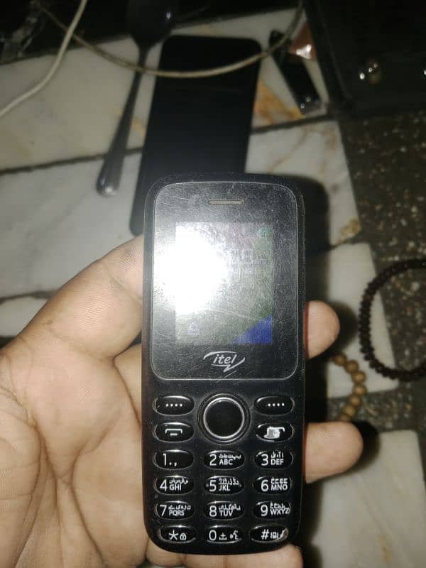 itel keypad mobile 3din beatry timing condison 10/9.5 full box hai 1