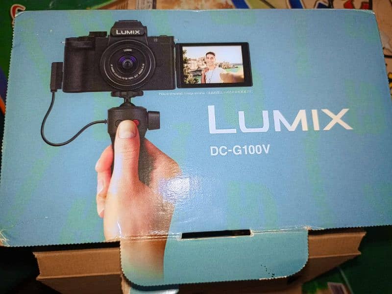 Panasonic Lumix G100 mirrorless camera Condition 10 by 10 Complete box 2