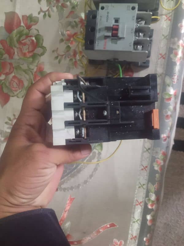 3 phase connector. 0