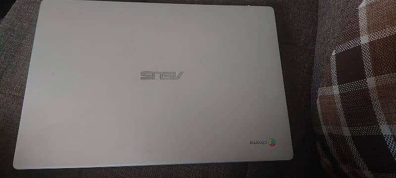 15.6 chrome book 32/ 4 gb type c charger 0