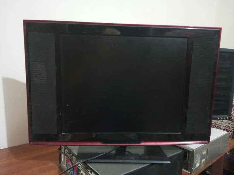 LED Tv + Remote / Monitor 24" Inch 1