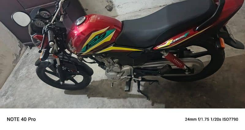 20 tareekh ko new li h, new bike h, 03038051508 1