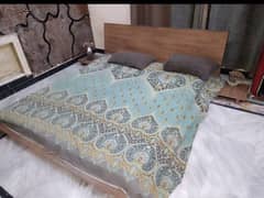 Beautiful and Elegant kenwood  bed  with spring mattress