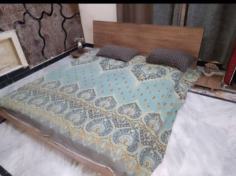 Beautiful and Elegant kenwood  bed  with spring mattress 0