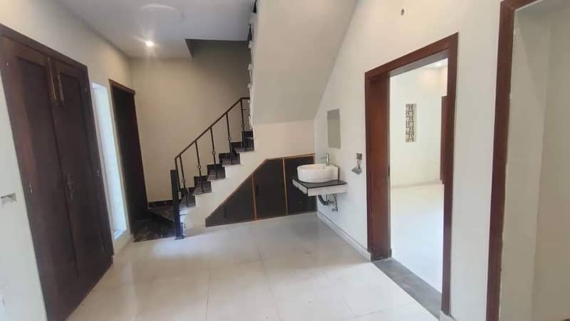 5 Marla double storey House for rent Bahaderpur Multan 4