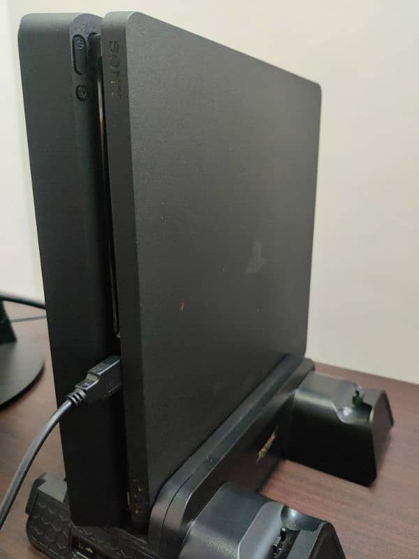 PS4 SLIM NEW CONDITION NOT OPENED OR REPAIRED SEAL STILL ATTACHED 1