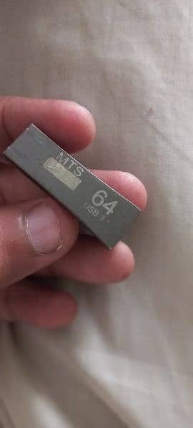 2 (64GB USB STICK) Samsung and HP 1