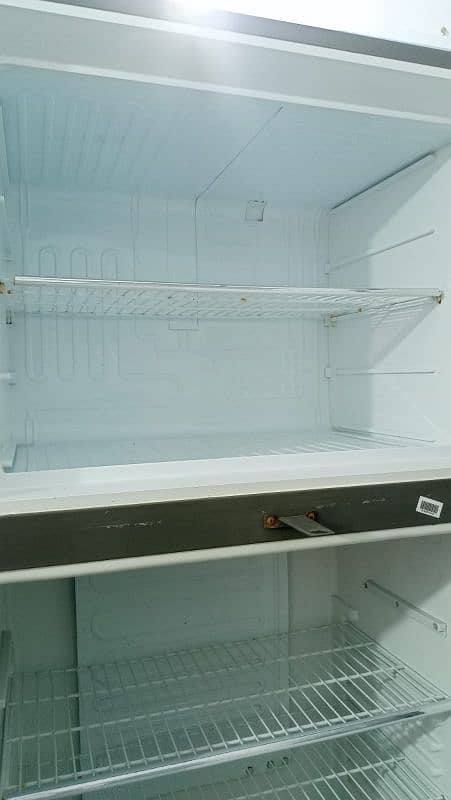 dowlance fridge18 cubic 8