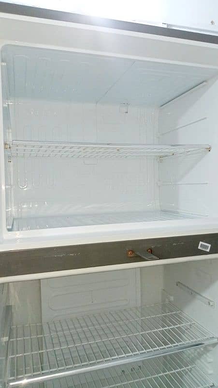 dowlance fridge18 cubic 9