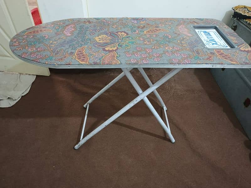 1 pc foldable and adjustable iron table stand. 3