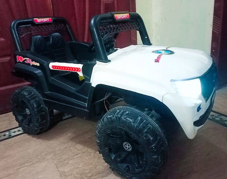 KIDS BMW battery operated big jeep car with remotecontrol & swing mode 4