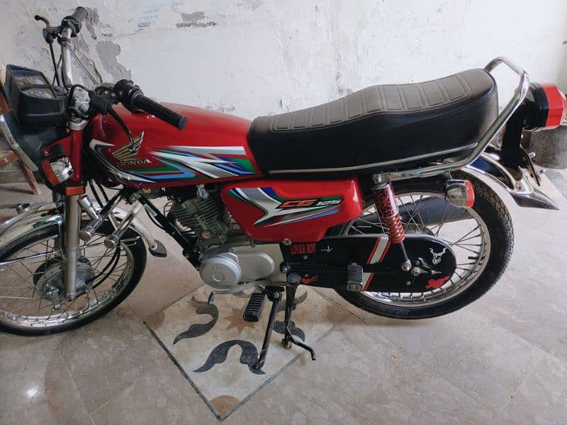 Honda Lover New Bike ha 10/10 ha All punjab Number laga ha 1