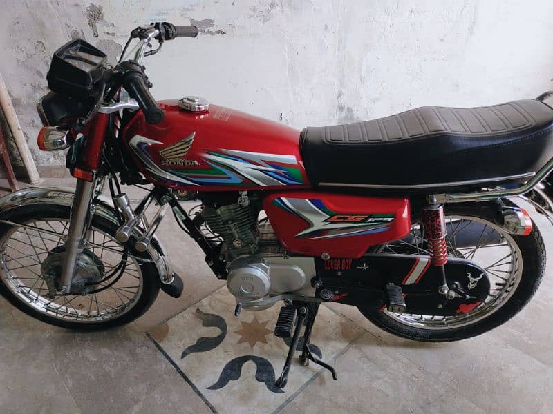 Honda Lover New Bike ha 10/10 ha All punjab Number laga ha 11