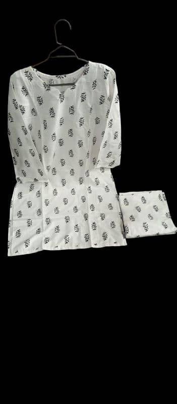 2 PC's women stitched Linen printed shirt And Trouser 3