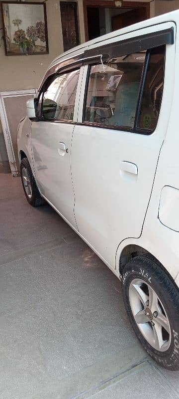 Suzuki Wagon R 2017 3