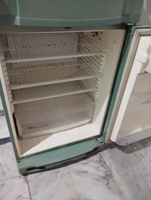 model pel medium size fridge 4