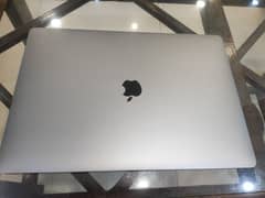 Macbook Pro 2019 16 Core i7