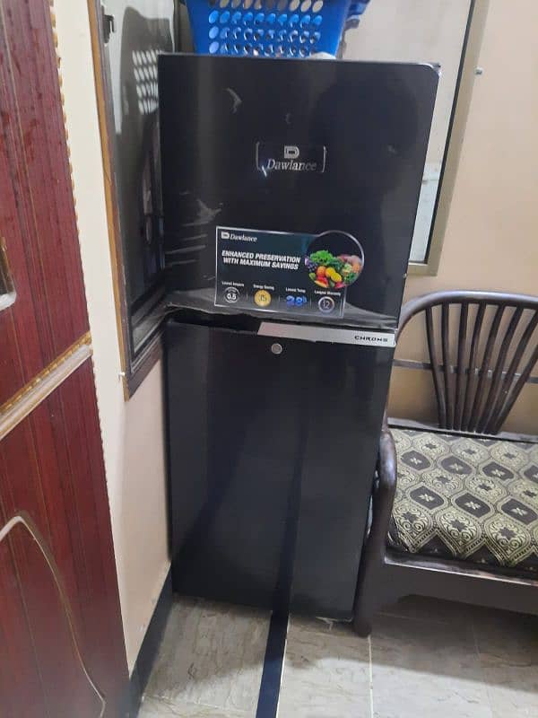 dawlance small fridge 10 days used only 1