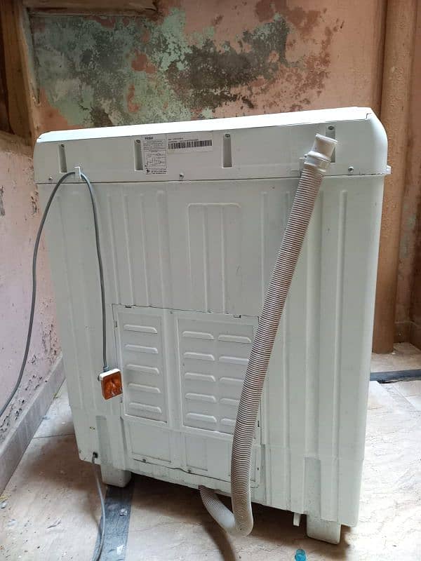 Haire semi-automatic twin tub washing machine 4