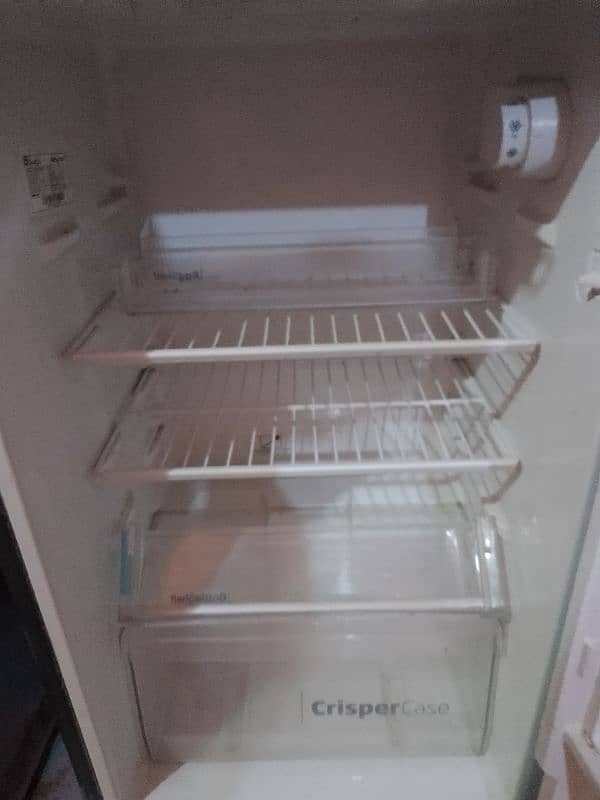 dawlance small fridge 10 days used only 4