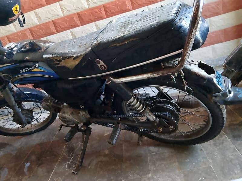 Unique bike for sale 2012 ist owner ok conditioned using daily Rs30000 2