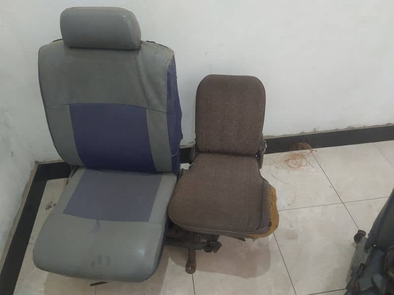 van seats 3