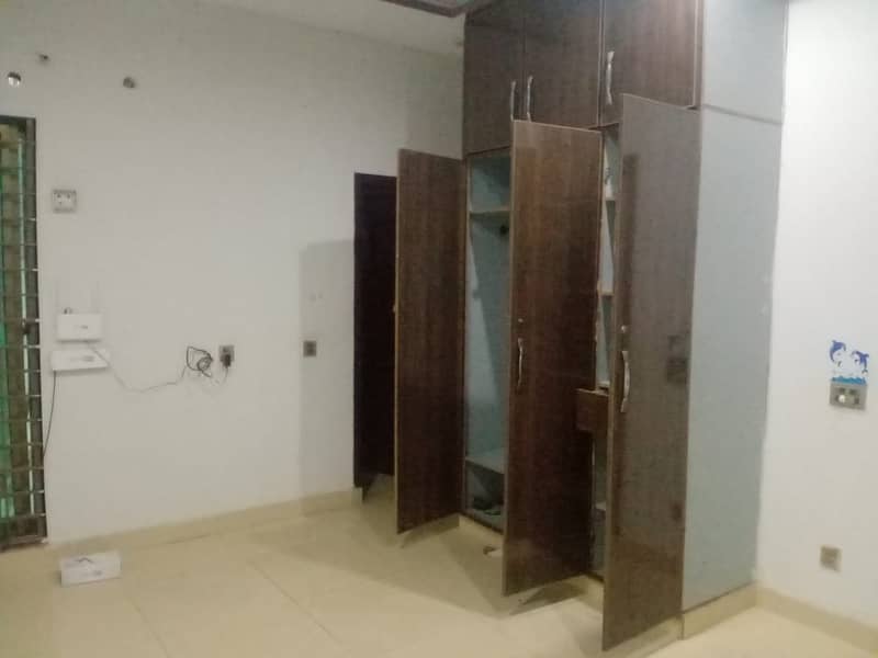 10 MARLA LOWER PORTION AVAILABLE FOR RENT IN GUL E DAMIN 0