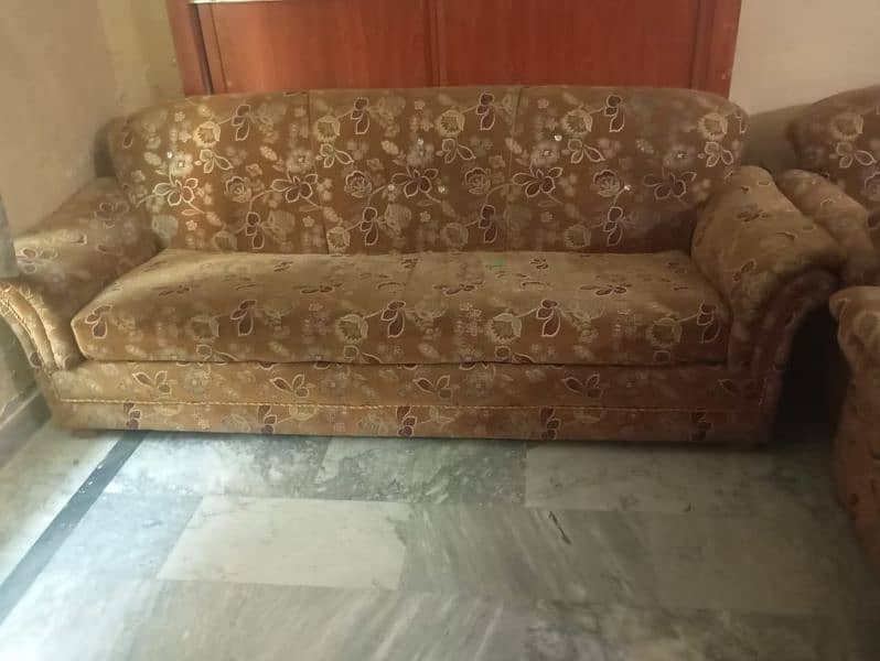 sofa set 7 seaters 4