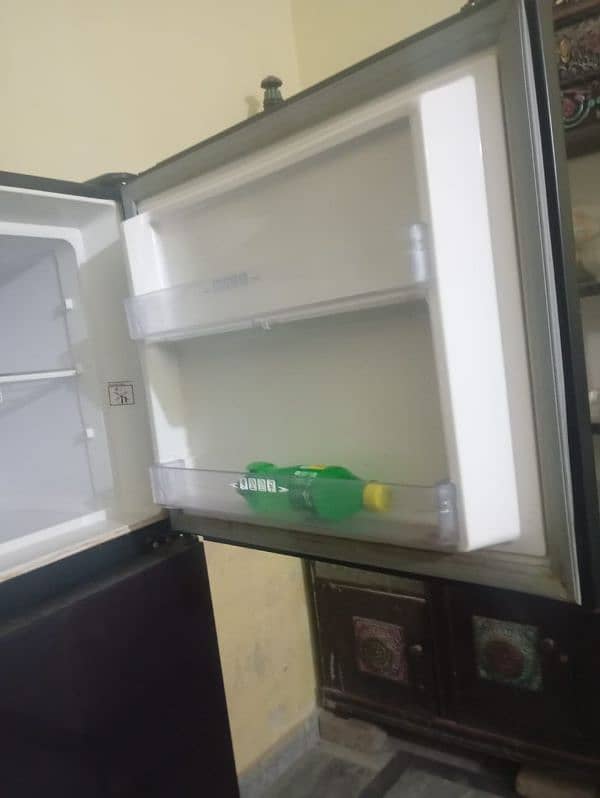 Dawlance Refrigerator Double Door Slightly Used For Sale 2