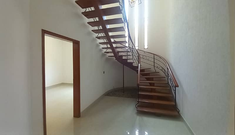 DHA PHASE 6, 500 Yards FULLY RENOVATED BUNGALOW FOR SALE. 9