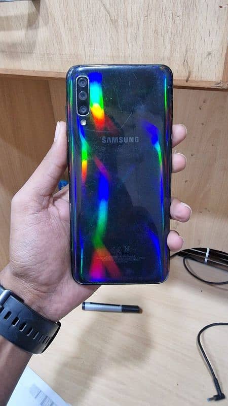 Samsung galaxy A70 6/128gb dual sim official PTA 4