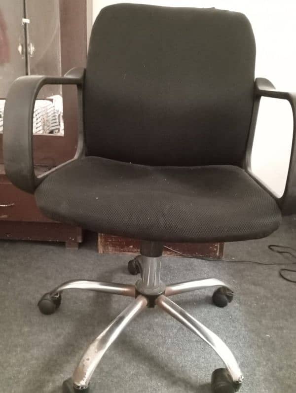 Office chair urgent sale 1