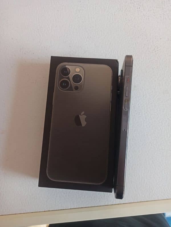 iphone 13 pro max black  for sell 2