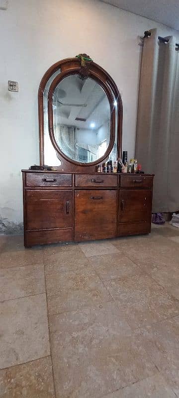 DRESSING TABLE 1