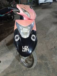 United scooty for sale urgently contact me whatsapp info 03244025179 0