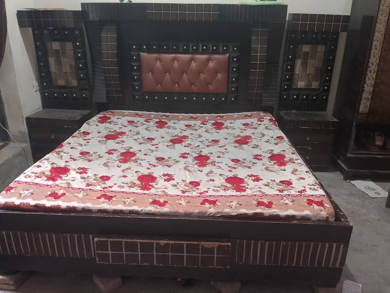 urgent sale bed and dressing contact 0301-5016653 0