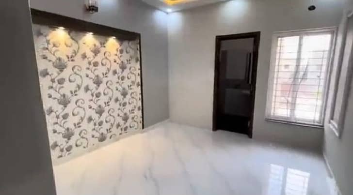 5 Marla Luxury Modern Design Full House For Sale In DHA Phase 5,Block B, Lahore. 8